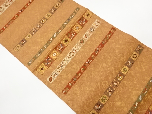 金通し横段に華紋・花鳥模様織出し袋帯